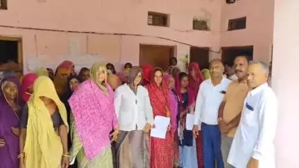 माण्डलगढ़: काछोला के ग्रामीणों ने ग्राम पंचायत में सचिव नहीं होने पर किया प्रदर्शन