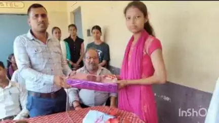 हंटरगंज: बारा में राज्य में टॉप टेन और जिले की टॉपर दोनों बहनों को किया गया सम्मानित
