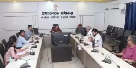 सोहागपुर: कमिश्नर कार्यालय के अमरकंटक सभागार में समय सीमा की बैठक का हुआ आयोजन, अधिकारी-कर्मचारी रहे मौजूद