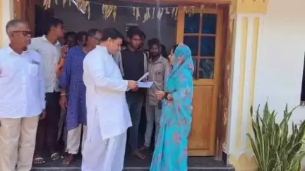 ସଦର: ଭବାନୀପାଟଣା ସ୍ଥିତ କଳାହାଣ୍ଡି ସାଂସଦ ମାଳବିକା ଦେବୀଙ୍କ ବାସଭବନରେ ଜନ ଶୁଣାଣି ଶିବିର ଅନୁଷ୍ଠିତ