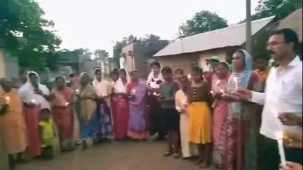 খয়রাশোল: গুজরাটে বিমান দুর্ঘটনায় মৃতদের স্মরণে খয়রাশোলের তারাপুর গ্রামে মোমবাতি প্রজ্বলন ও শ্রদ্ধাঞ্জলি