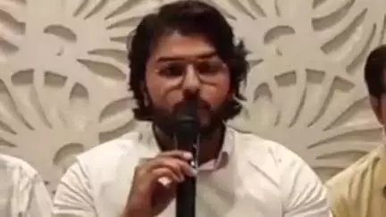 अजमेर: अजमेर के लोहा खान क्षेत्र निवासी अंकित सोनी ने पति लोकेश सोनी और ससुराल के सदस्यों के खिलाफ दहेज उत्पीड़न का मामला दर्ज कराया
