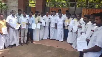 திண்டிவனம்: தைலாபுரம் தோட்டத்தில் பாமகவில் அன்புமணி ஆதரவாளர்களை நீக்கி புதிதாக 123 பொறுப்பாளர்களை பாமக நிறுவனர் மருத்துவர் ராமதாஸ்  நியமனம்