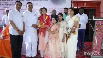 चाकूर: संस्कार संप्रदायिक निवासी शिक्षण संस्थेच्या वर्धापन दिनास सहकार मंत्री  बाबासाहेब पाटील यांची उपस्थिती