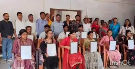 मेराल: मेराल पूर्वी पंचायत के मुखिया ने पंचायत सचिवालय में प्रतिभा सम्मान समारोह का आयोजन किया