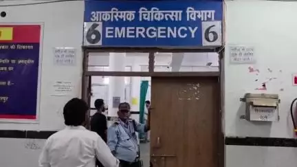 छतरपुर नगर: ग्राम कांटी में खेत पर गिरी बिजली, महिला अस्पताल से ग्वालियर रेफर