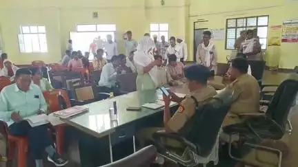 मंझनपुर: मंझनपुर में थाना समाधान दिवस पर भूमि विवाद के 6 मामलों में से एक का मौके पर निस्तारण, शेष पर बनी टीम
