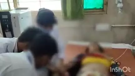 फर्रुखाबाद: चाय-चीनी कम होने के विवाद के बाद पांचाल घाट गंगा नदी में महिला ने लगाई छलांग, नाविकों ने किया बचाव
