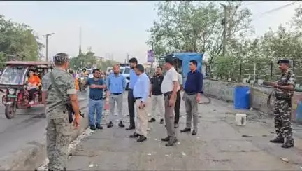 धनबाद/केंदुआडीह: ADM SDM ने बैंक मोड फ्लाईओवर का निरीक्षण किया, मरम्मत के बाद लगाए जाएंगे 182 इलास्टोमेरिक ब्रिज बेयरिंग