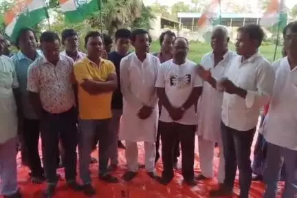 হবিবপুর: হবিবপুর ব্লক জাতীয় কংগ্রেসের পক্ষ থেকে জাতীয় কংগ্রেস কমিটির এক বর্ধিত সভা অনুষ্ঠিত হলো হবিবপুর রাইস মিল হাটে