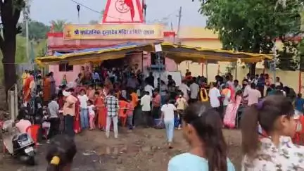 छपारा: छपारा नगर के दूल्हा देव मंदिर में विशेष पूजा-अर्चना और भंडारा प्रसाद का आयोजन