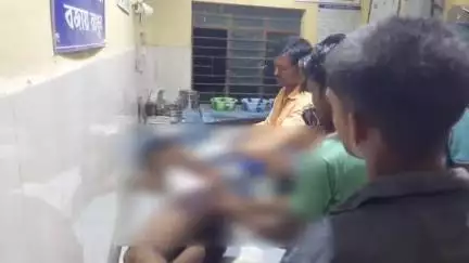 ইটাহার: আত্মীয়ের বাড়ি থেকে ফেরার পথে বাঙার এলাকায় বাইক দুর্ঘটনায় জখম জাঠিগ্রামের দুই যুবক