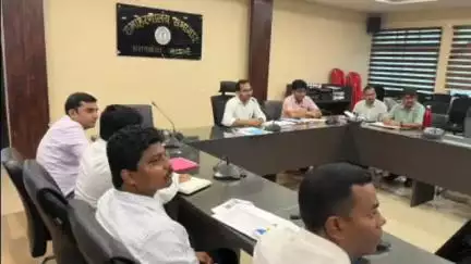 आदित्यपुर गम्हरिया: समाहरणालय सभागार में उपायुक्त की अध्यक्षता में पथ निर्माण विभाग की समीक्षा बैठक संपन्न