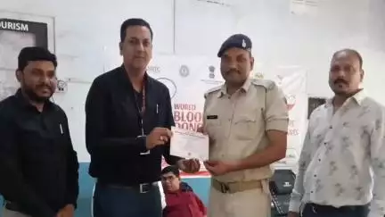 कांके: बरियातू के लेक व्यू हॉस्पिटल द्वारा विश्व रक्तदाता दिवस पर विकास भवन में रक्तदान शिविर का आयोजन