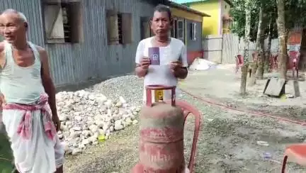 কুমারগ্রাম: কুমারগ্রামের পাগলারহাটে একটি বাড়ির গ্যাস সিলিন্ডারে মিলল জল