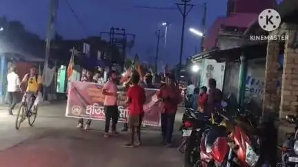 মন্দিরবাজার: মহেশতলার ঘটনার প্রতিবাদ জানিয়ে কেশবেশ্বর শিব মন্দির থেকে মন্দিরবাজার চৌমাথা পর্যন্ত একটি প্রতিবাদ মিছিল করে বিজেপি