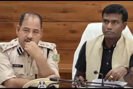 ओरमांझी: समाहरणालय में उपायुक्त की अध्यक्षता में भू-अर्जन से संबंधित समीक्षा बैठक आयोजित