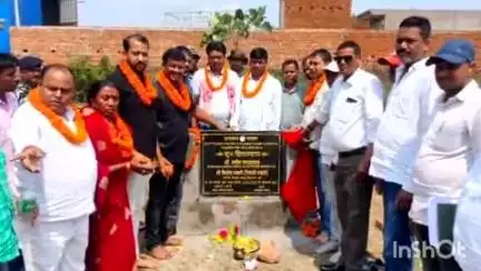 रामगढ़: विधायक तिवारी महतो ने आरा कांटा और बोंगावार में विभिन्न विकास योजनाओं का किया शिलान्यास