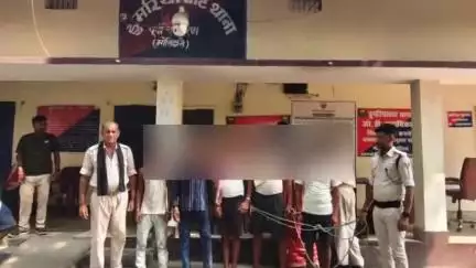 केसरिया: डुमरियाघाट पुलिस ने विशेष अभियान के तहत विभिन्न कांडों में 08 अभियुक्तों को विभिन्न जगहों से किया गिरफ्तार