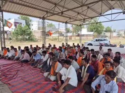 अलीराजपुर: छकतला में आयोजित BJP की विकसित भारत संकल्प सभा में अहमदाबाद विमान हादसे के मृतकों को दी गई श्रद्धांजलि