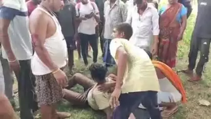 बसिया: कलिगा हनुमान मंदिर के पास पिकअप और कूरियर वाहन की टक्कर में दो घायल, एक रिम्स रेफर