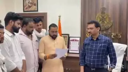 श्योपुर: शहर में गुंडागर्दी व चोरी की घटनाओं पर लगे अंकुश, भाजपा के पूर्व जिलाध्यक्ष ने एसपी को सौंपा ज्ञापन