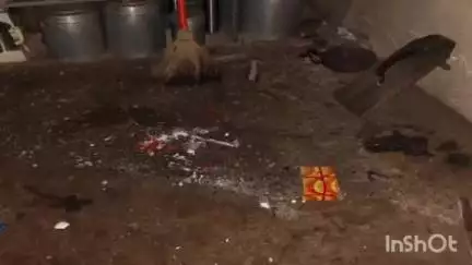 सावंतवाडी: ओटवणे येथील बुराण कुटुंबाच्या घरावर वीज कोसळून लाखो रुपयाची हानी