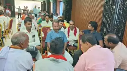 कल्याणपुर: कल्याणपुर में बीजेपी नेताओं के साथ 22 जून, रविवार को महर्षि बेद ब्यास जयंती को लेकर हुई समीक्षा बैठक