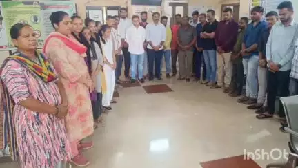માંગરોળ: રેફરલ હોસ્પિટલ અને સામૂહિક આરોગ્ય કેન્દ્ર માંગરોળ દ્વારા અમદાવાદ ખાતેની દુર્ઘટનામાં અવસાન પામેલા લોકોને શ્રદ્ધાંજલિ આપી