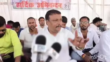 जयनगर: चंदवारा: प्रभावित संघर्ष समिति का धरना जारी, बरकट्ठा विधायक अमित कुमार यादव ने कहा- विस्थापितों को मिले अधिकार, वरना होगा आंदोलन