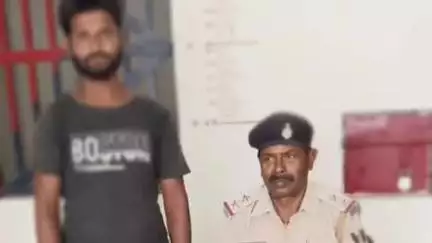 मधुबनी: बरहैया टोल पर रहिका थाना पुलिस ने शराब से लदी मोटरसाइकिल के साथ एक तस्कर को किया गिरफ्तार