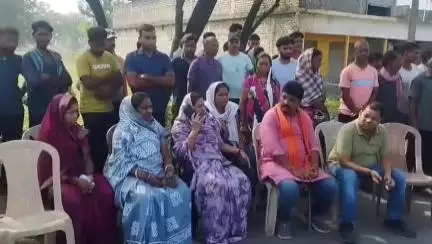 लैलूंगा: परिजनों ग्रामीणों व लैलूंगा विधायक द्वारा मुआवजे की मांग को लेकर तमनार में चक्का जाम #jansamasya