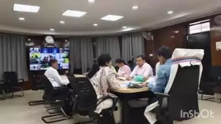 आरा: समाहरणालय सभाकक्ष में जिलाधिकारी भोजपुर श्री तनय सुल्तानिया की अध्यक्षता में धान अधिप्राप्ति को लेकर बैठक आयोजित