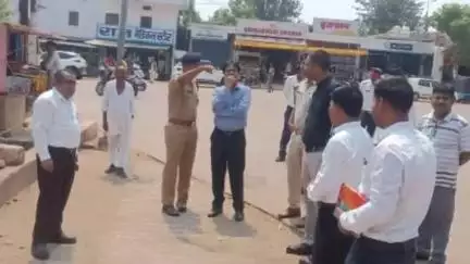 गुनौर: कलेक्टर ने जिला अस्पताल के सामने यातायात व्यवस्था सुगम बनाने के निर्देश दिए
