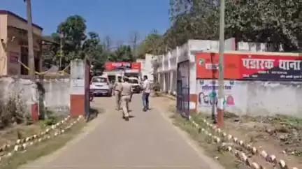 पंडारक: पंडारक थाना क्षेत्र के मंझला बीघा गांव में एक अधेड़ की संदिग्ध परिस्थितियों में मौत