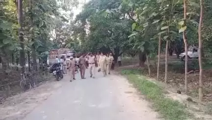 नौगढ़: रमभरिया गांव में तेंदुए के हमले में चार ग्रामीण घायल, मौके पर डीएफओ, एसडीएम नौगढ़ सहित पुलिस और वन विभाग के लोग मौजूद