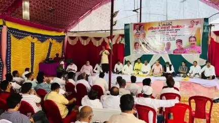 बमरौली स्थित गेस्ट हाउस में कांग्रेसियों ने आयोजित किया संविधान बचाओ सम्मेलन