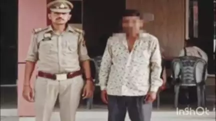 अतरौली: अतरौली थाना पुलिस ने 22 अवैध देशी शराब टेट्रा के साथ अभियुक्त को पकड़ा