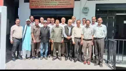 भराड़ी: भराड़ी एक्स स्टूडेंट्स सोशल वेलफेयर समिति की मासिक बैठक प्रधान आजाद चंद वर्मा की अध्यक्षता में संपन्न