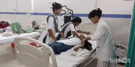 डही: कुक्षी कॉलेज में परीक्षा के दौरान डही क्षेत्र की मालपुरा निवासी छात्रा बेहोश, 108 वाहन से अस्पताल पहुंची