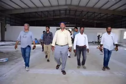 హవేలీ ఘన్​పూర్: ఈనెల 16 సోమవారం రైతు నేస్తం కార్యక్రమాన్ని ఏర్పాట్లను పరిశీలించిన జిల్లా కలెక్టర్ రాహుల్ రాజ్
