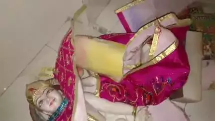 सवायजपुर: रूपापुर में अराजक तत्वों ने तोड़ी कुछ दिन पूर्व स्थापित भगवान विष्णु की मूर्ति