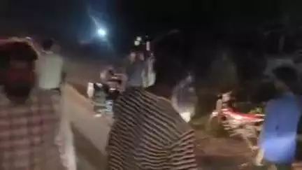 बहादुरगंज: बहादुरगंज में डंपर और बाइक की टक्कर, एक की मौत, एक घायल