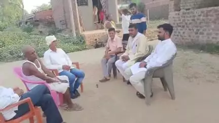 तरारी: तरारी में आजाद समाज पार्टी के युवा प्रदेश अध्यक्ष रितेश कुमार का दौरा, जनता से मुलाकात कर समस्याएं सुनीं