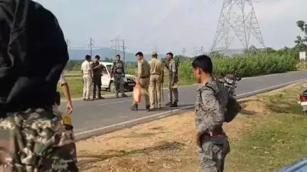 বলরামপুর: ডাভা গ্রামে পুলিশের গাড়িতে ভাঙচুর ও হামলার ঘটনায় গ্রেফতার সাত