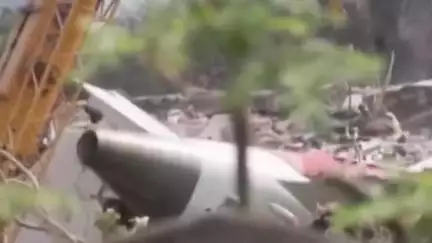 વટવા: પ્લેનનો કાટમાળ નીચે ઉતારવામાં આવ્યો