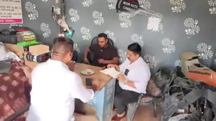 ભરૂચ: ભરૂચ જિલ્લા પોલીસે સ્પેશ્યલ ડ્રાઇવ અંતર્ગત જુના વાહન લે-વેચ કરતા ઇસમો વિરૂધ્ધ જાહેરનામા ભંગના કુલ-૬૩ ગુના દાખલ કર્યા