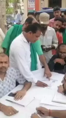 मवाना: शनिवार को मवाना थाना समाधान दिवस पर सीओ और एसडीएम ने फरियादियों की समस्याएं सुनीं और किया निस्तारण
