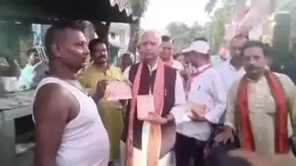 मांझी: सांसद ने चौबाह स्थान पर हाई मास्क लाइट का उद्घाटन किया, लोगों के बीच पत्रक वितरित