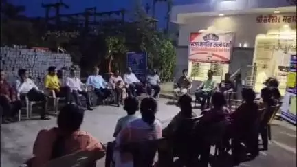 जांजगीर: जांजगीर पुलिस की नई पहल, निरीक्षक प्रवीण द्विवेदी ने हाउसिंग बोर्ड और हसदेव बिहार कॉलोनी में लगाया जनसंवाद चौपाल